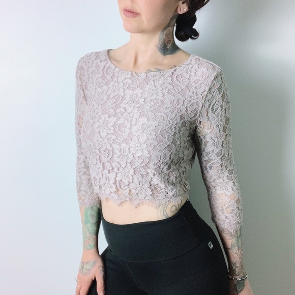 Aritzia Tops - NWOT {aritzia} BABATON Mauve Lace Cropped Top